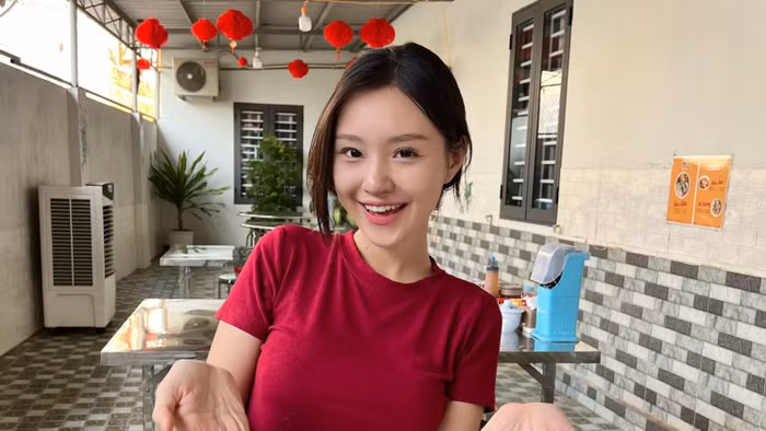 Khánh Như về quê làm ‘cô Tấm’ nấu bún riêu sau khi giành ngôi Á hậu