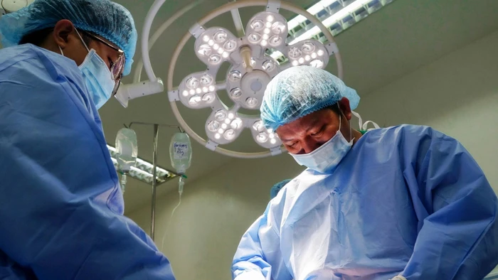 Bệnh nhân có thể bước đi sau phẫu thuật.