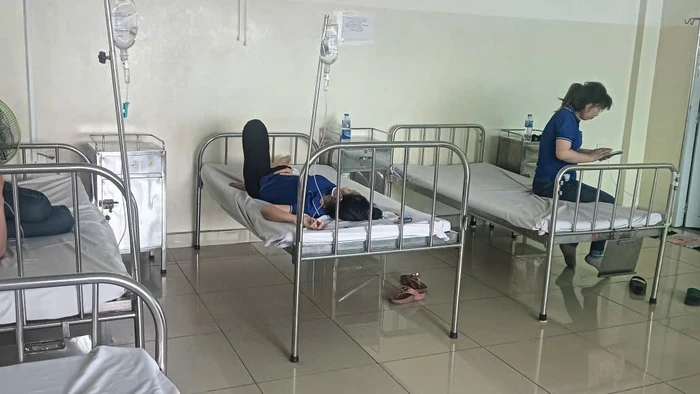 Nhiều công nhân nhập viện sau khi ăn bữa trưa tại công ty. (Ảnh: T.H)