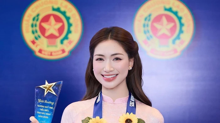 Hòa Minzy đón ‘tin vui' sau khi lọt top 10 Gương mặt trẻ Việt Nam tiêu biểu