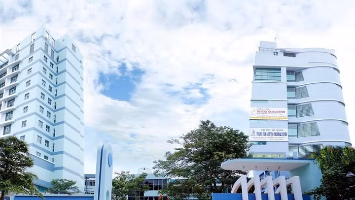 Điểm trúng tuyển nhiều ngành đào tạo của các trường thành viên Đại học Đà Nẵng có biên độ tăng từ 1 - 3 điểm so với năm 2025.