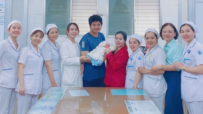 Mẹ và em bé xuất viện ngày 14/1.