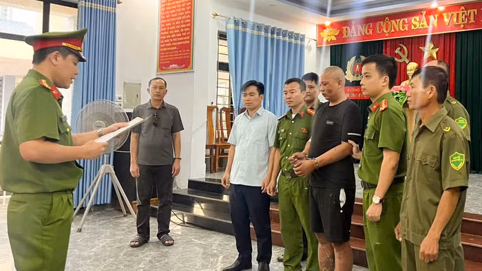 Cơ quan điều tra ra lệnh bắt khẩn cấp nghi phạm tấn công cán bộ công an.