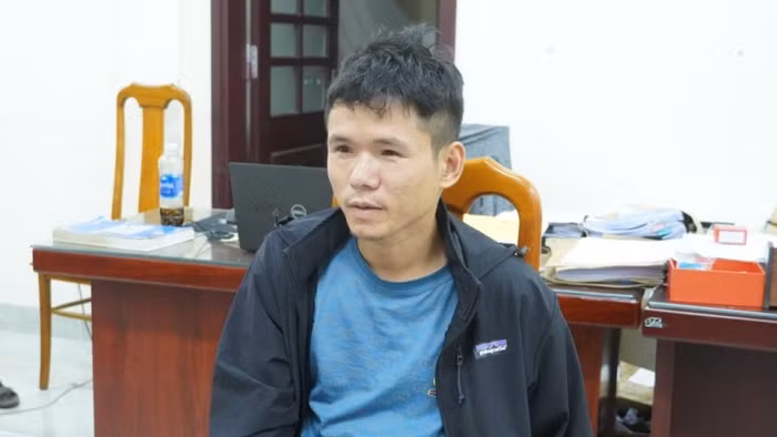 Nghi phạm sát hại chủ tiệm cầm đồ tại cơ quan điều tra.