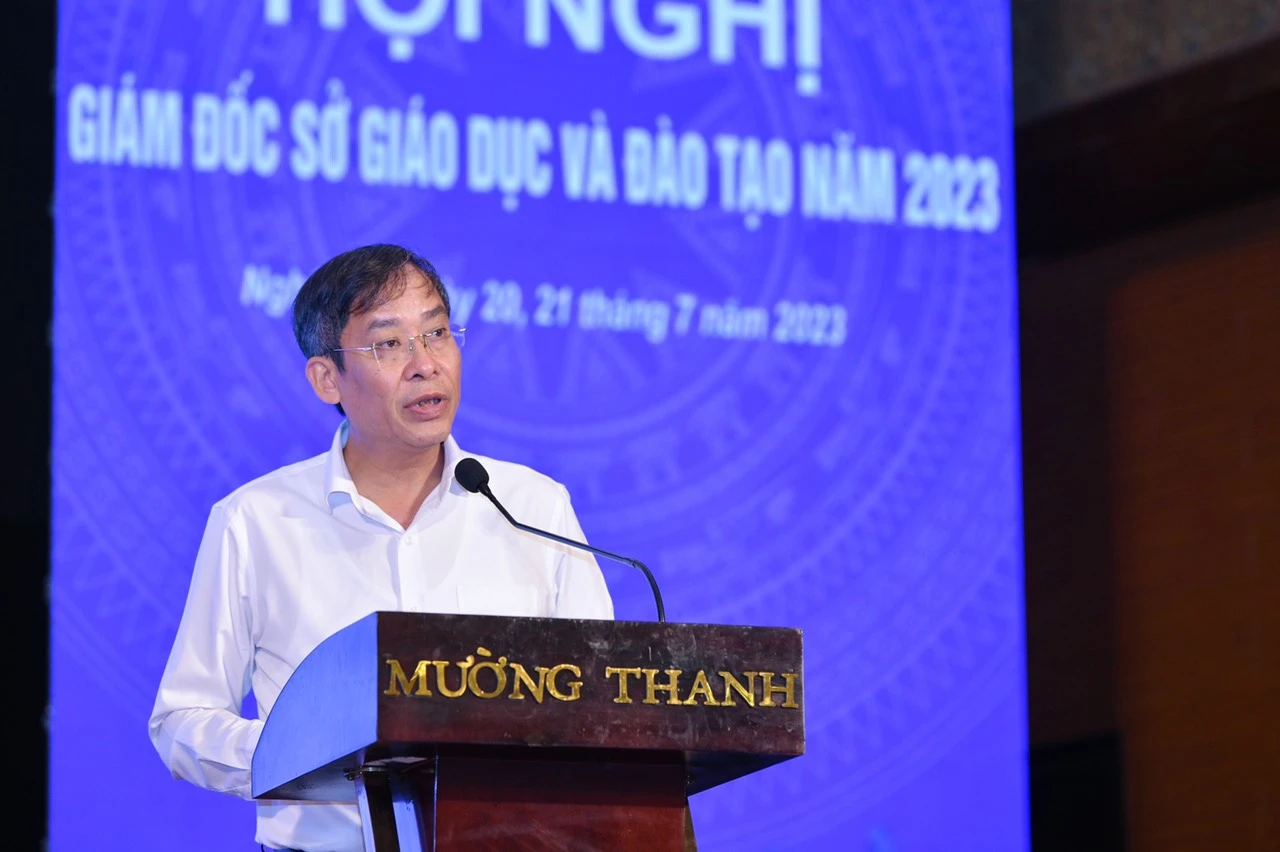 Ông Vũ Minh Đức - Cục trưởng Cục Nhà giáo phát biểu tại hội nghị.