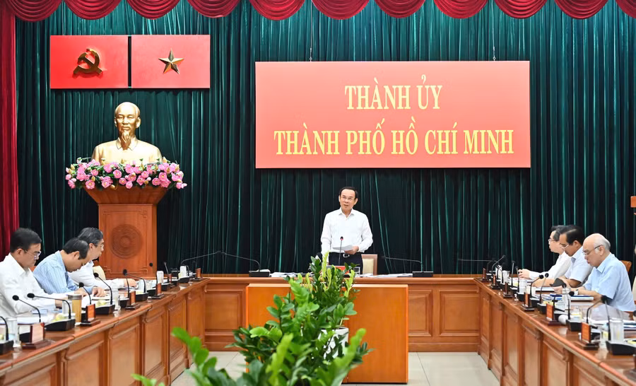 Bí thư Thành ủy TPHCM Nguyễn Văn Nên chủ trì phiên họp. (Ảnh: Việt Dũng)