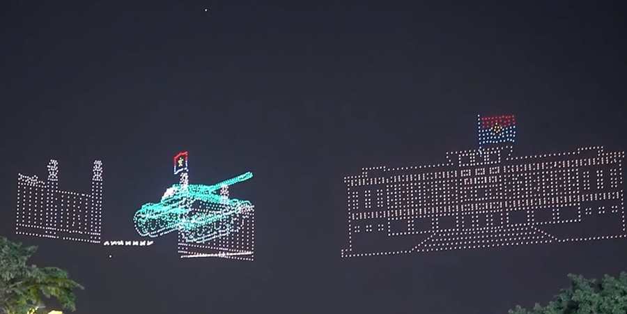 Tổng duyệt trình diễn drone trên bầu trời TPHCM kéo dài trong khoảng gần 15 phút. a57b27f8b9fa0ba452eb.jpg