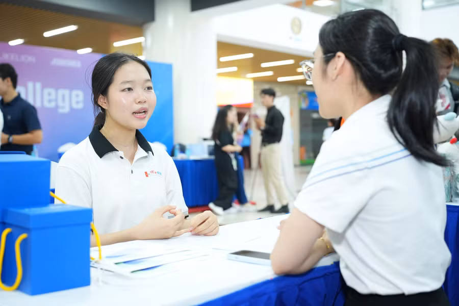 Các doanh nghiệp Hàn Quốc mang đến hơn 1.500 đầu việc làm cho sinh viên.