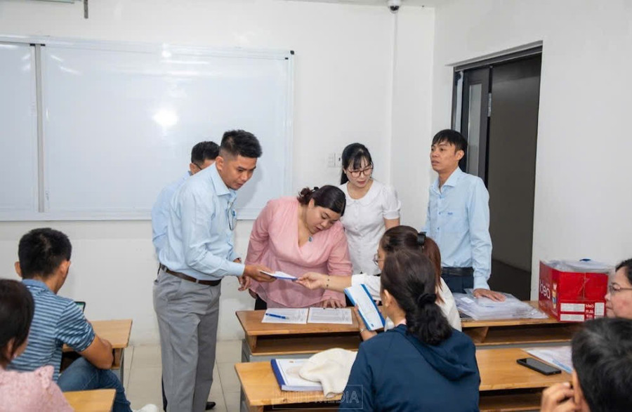 Các cán bộ Trường ĐH Công Thương TPHCM dự tập huấn kiểm tra kỳ thi tốt nghiệp THPT năm 2025. aeceeb77a84f1f11465e.jpg