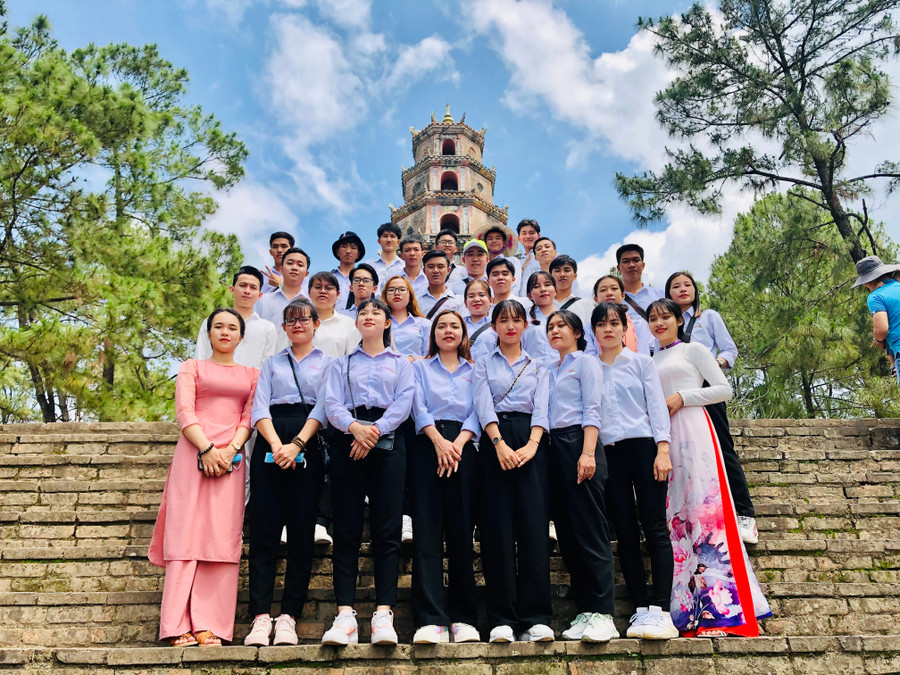 Sinh viên ngành Du lịch - Khách sạn Trường CĐ Đại Việt Sài Gòn trong chuyến tham quan, trải nghiệm thực tế. img-2277.jpg