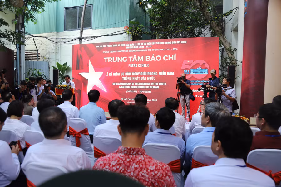 Khai trương Trung tâm Báo chí phục vụ đại lễ 30/4.