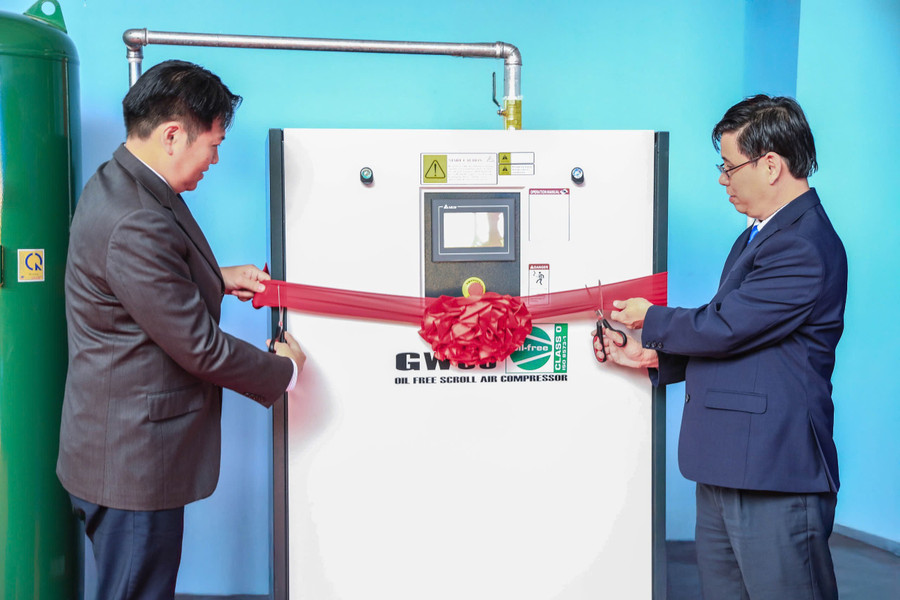 Thiết bị máy nén khí trị giá 230 triệu đồng do Công ty TNHH Công nghiệp Fusheng Việt Nam tài trợ.