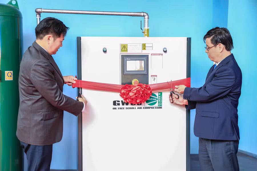 Thiết bị máy nén khí trị giá 230 triệu đồng do Công ty TNHH Công nghiệp Fusheng Việt Nam tài trợ.