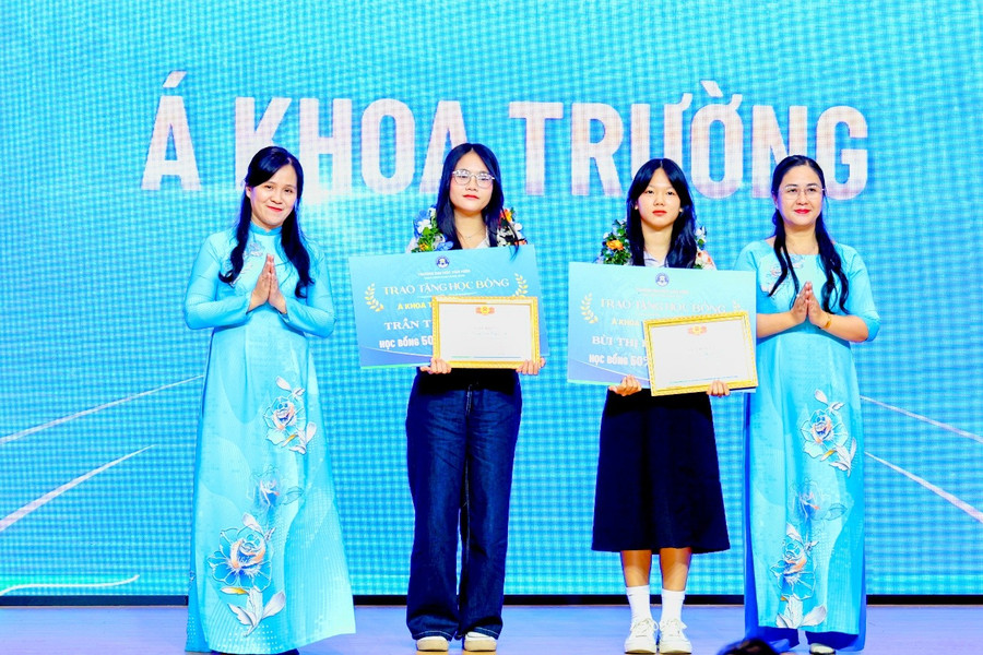 Van Hien University offers a variety of scholarships for new students with the desire to foster talent and enhance students' knowledge. vh3.jpg