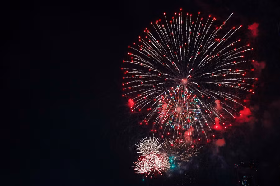 TPHCM sẽ tiếp tục bắn pháo hoa tầm cao từ 21h30