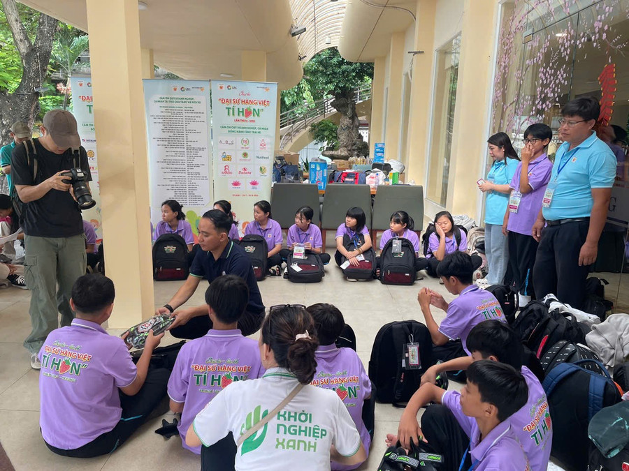 Các em trại sinh đã tập trung về TPHCM, sẵn sàng với những ngày hè ý nghĩa. (Ảnh: Trần Quỳnh) 3ec566143421bd7fe430.jpg