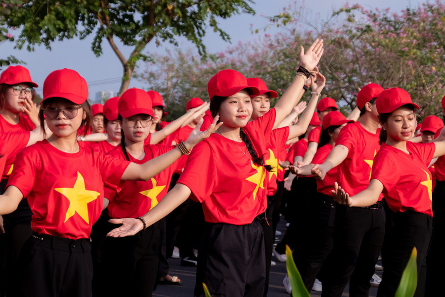 Sinh viên TPHCM nô nức chào đón "Ngày hội non sông"