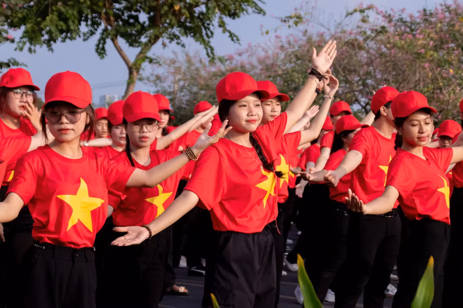 Sinh viên TPHCM nô nức chào đón "Ngày hội non sông"