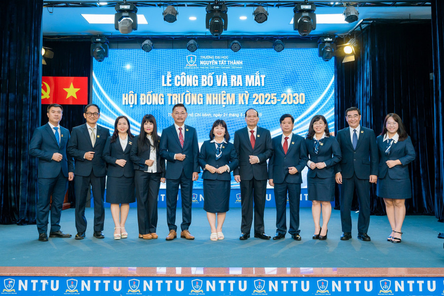 Trường ĐH Nguyễn Tất Thành ra mắt các thành viên Hội đồng trường. hoi-dong-truong-truong-dh-nguyen-tat-thanh-nhiem-ky-2025-2030.jpg