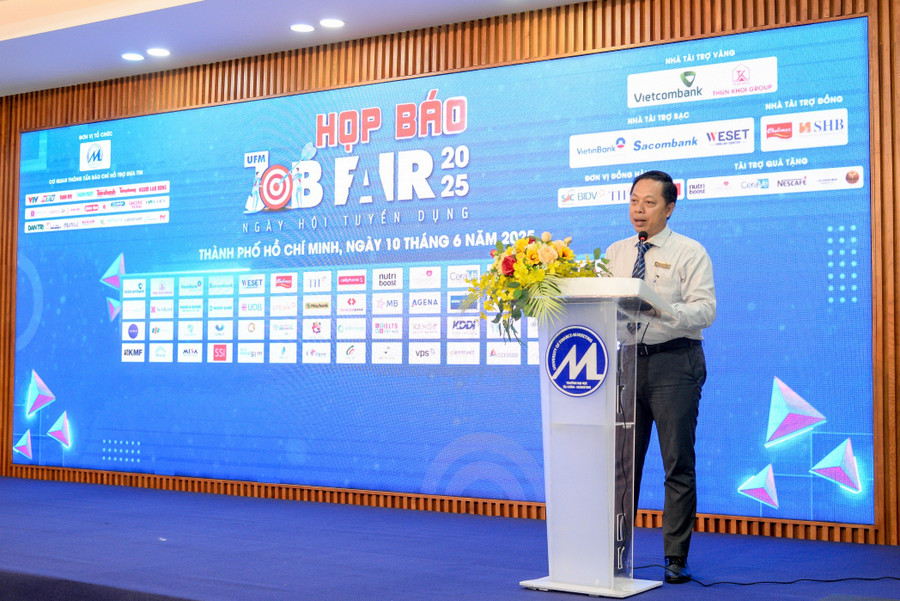 TS Lê Trung Đạo - Phó Hiệu trưởng UFM phát biểu tại buổi họp báo. (Ảnh: UFM) ufm-4275.jpg
