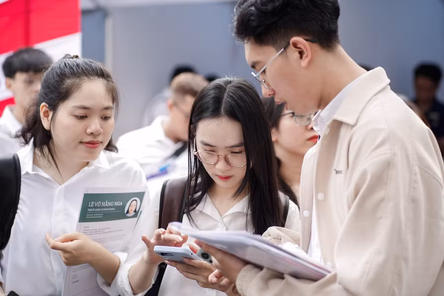 Có tới 4.500 vị trí thực tập, việc làm cho sinh viên UEF tại sự kiện Mock - Interview & Job Fair 2025.