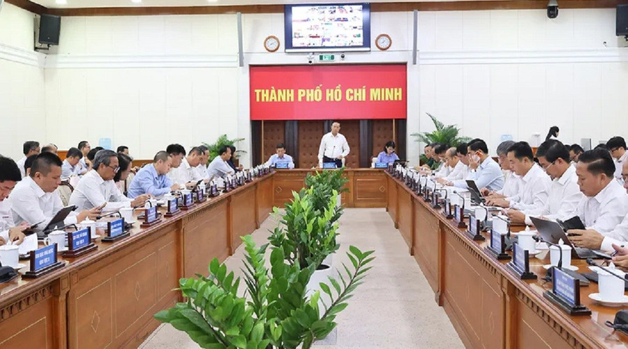 Phiên họp của UBND TPHCM về tình hình kinh tế - xã hội tháng 10 sáng nay. Ảnh: UBND TPHCM hop.jpg