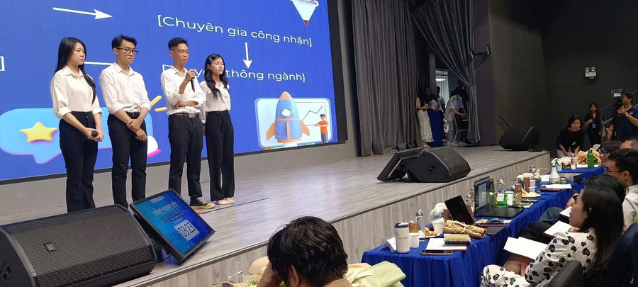 Dự án “SELF – Ứng dụng giáo dục dành cho trẻ tự kỷ” của nhóm sinh viên Trường ĐH Văn Lang đã giành giải nhất cuộc thi Ra Khơi mùa 5.