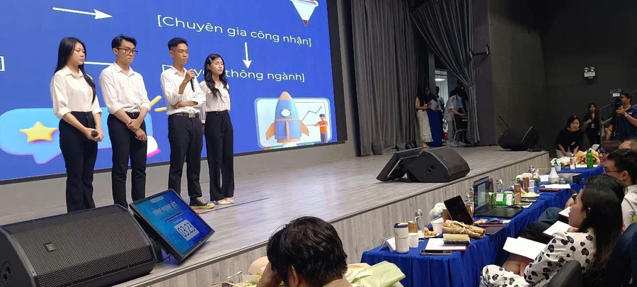 Dự án “SELF – Ứng dụng giáo dục dành cho trẻ tự kỷ” của nhóm sinh viên Trường ĐH Văn Lang đã giành giải nhất cuộc thi Ra Khơi mùa 5.