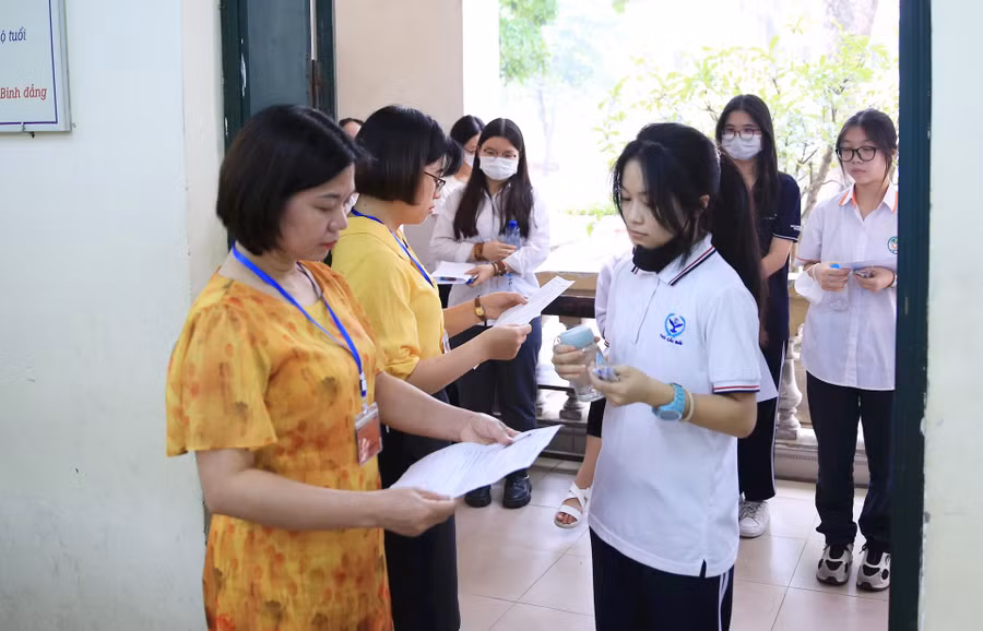 Học sinh Hà Nội dự kỳ thi vào lớp 10 năm 2024.