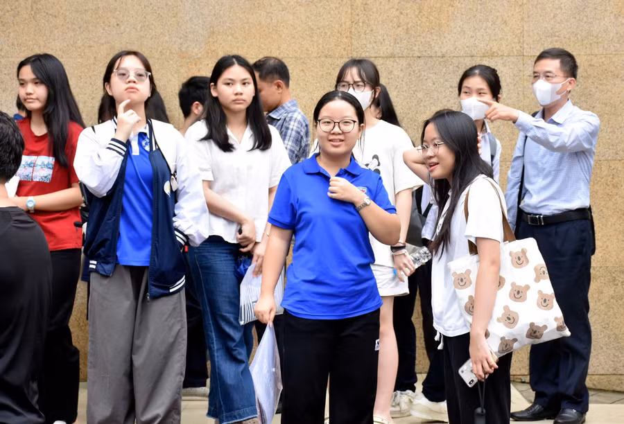 Học sinh dự thi vào lớp 10 Trường THPT chuyên Khoa học xã hội và Nhân văn năm học 2025-2026.