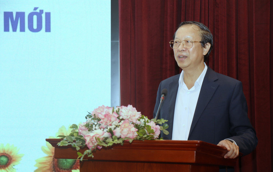 Deputy Minister Pham Ngoc Thuong delivered the opening remarks at the workshop. a55a0768.jpg