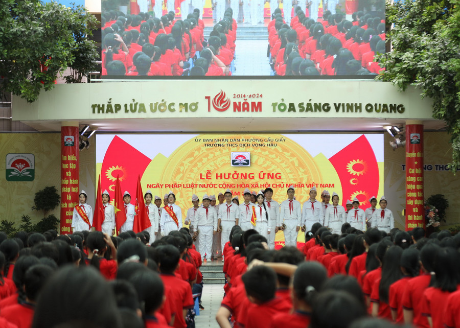Quang cảnh lễ hưởng ứng.