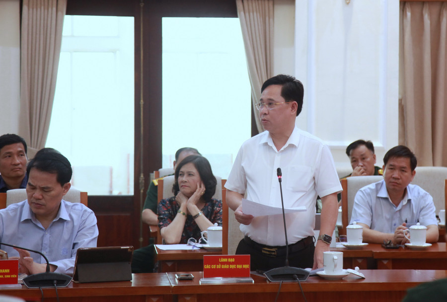 Đại diện lãnh đạo các cơ sở giáo dục đại học phát biểu tại hội nghị. img-0157.jpg