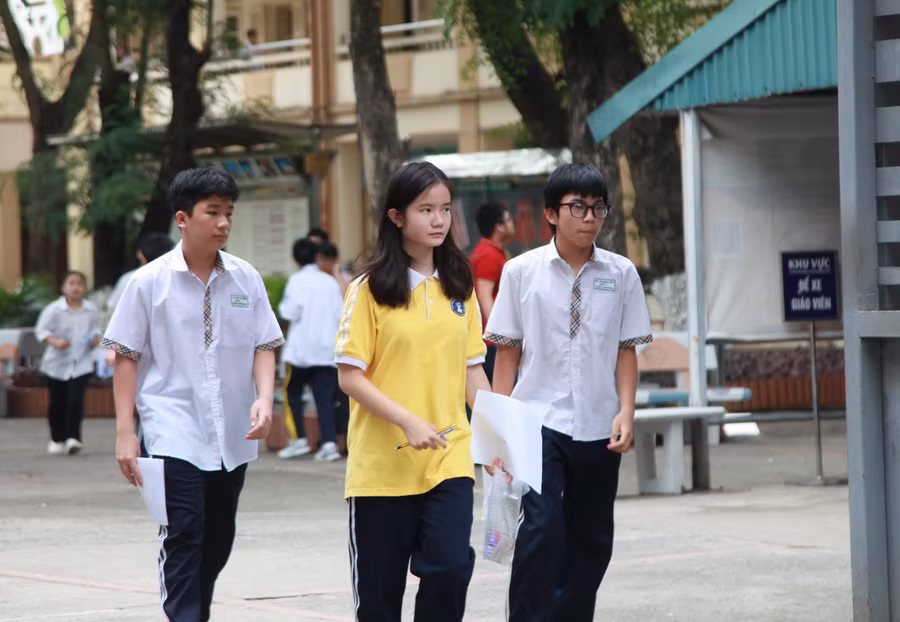 Học sinh dự thi vào lớp 10 tại Hà Nội năm 2024.