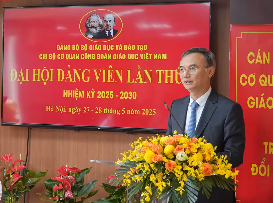 Đồng chí Nguyễn Viết Lộc phát biểu chỉ đạo tại Đại hội.