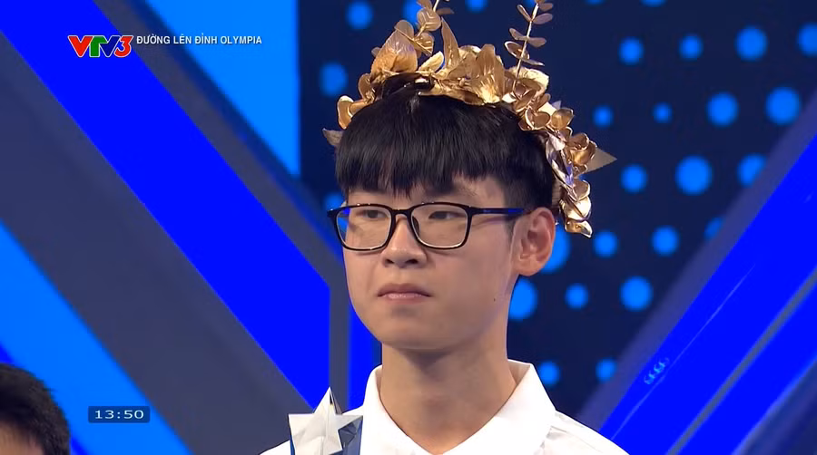 Xuân Lộc giành vé cuối cùng vào trận thi tháng.