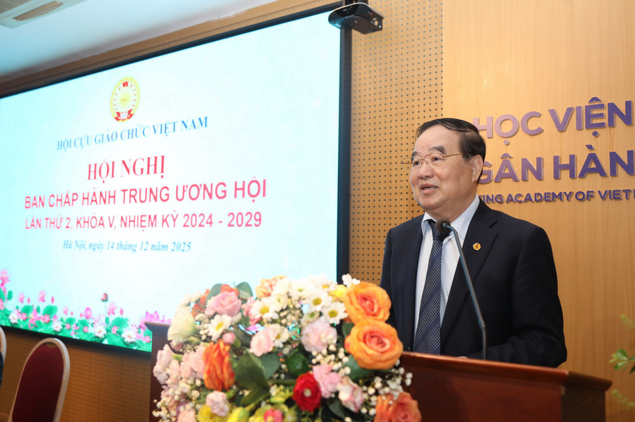 PGS.TS, NGƯT Trần Quang Quý - Chủ tịch Hội Cựu giáo chức Việt Nam phát biểu khai mạc hội nghị. a55a0267.jpg