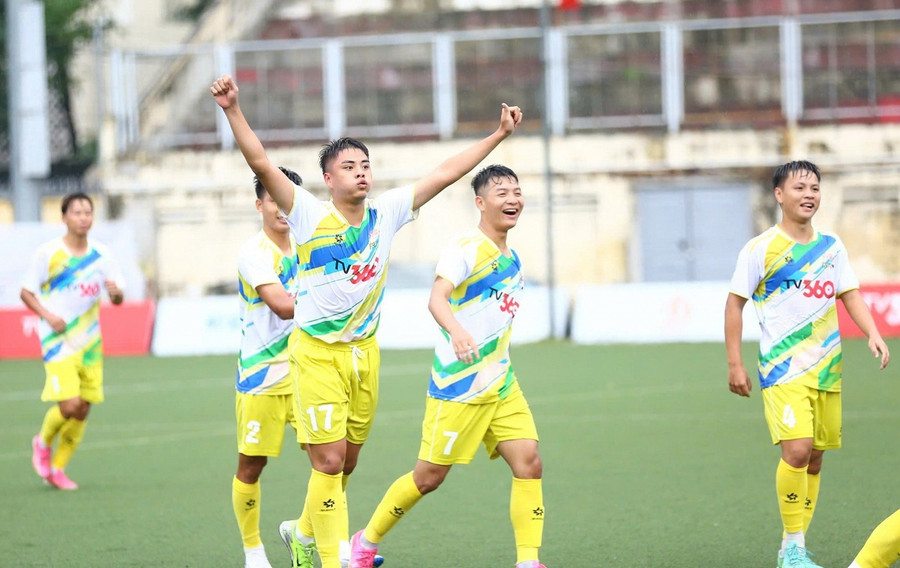 Một trận đấu tại giải.