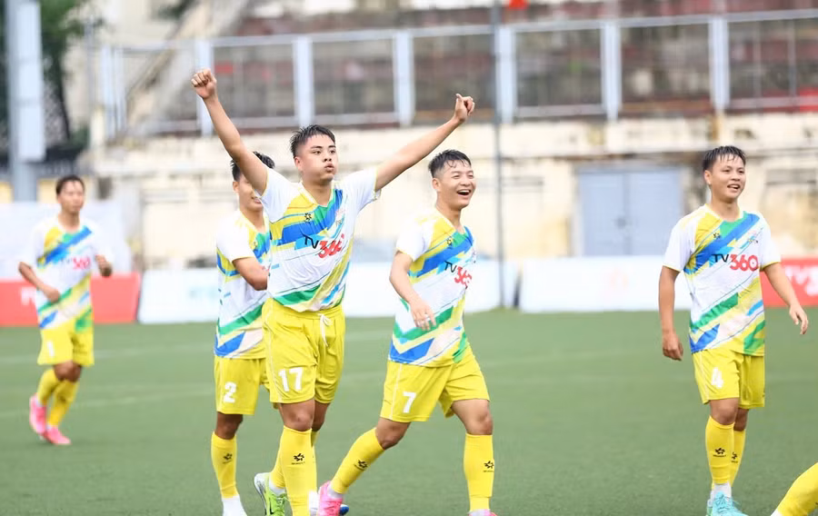 Một trận đấu tại giải.