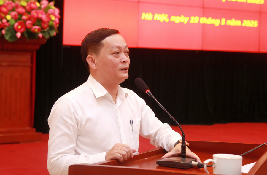 Đại biểu tham luận tại hội nghị. img-0147.jpg