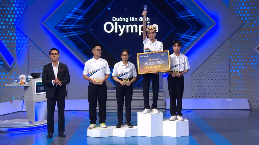 Nam sinh Huế giành vòng nguyệt quế trận thi tháng Olympia