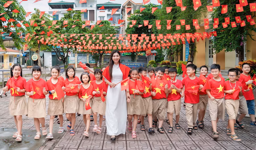 Cô trò Hà Nội sẵn sàng cho lễ khai giảng 'đặc biệt'.