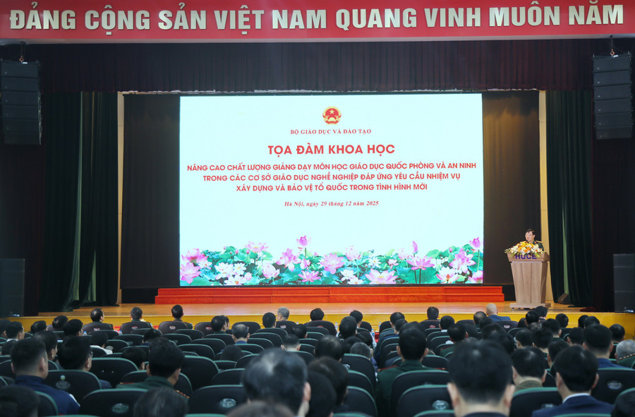 Quang cảnh tọa đàm.
