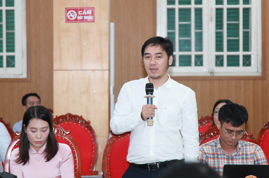 Thầy Trịnh Hoài Dương, giáo viên Trường THCS Giảng Võ 2 (quận Ba Đình) chia sẻ về đề thi môn Toán. img-0031.jpg