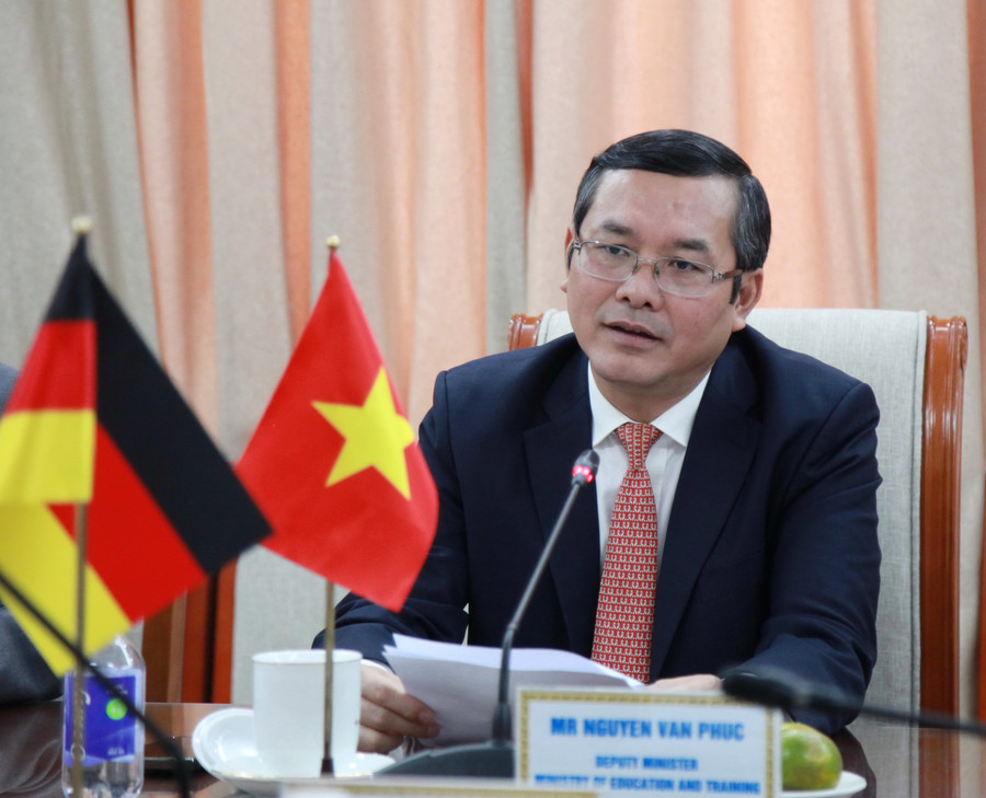 Thứ trưởng Nguyễn Văn Phúc khẳng định hợp tác Việt Nam - Hessen là một hình mẫu về hợp tác giữa Việt Nam với các địa phương Đức. img-0182.jpg