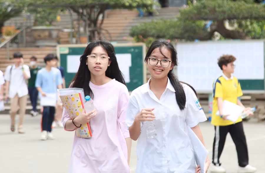 Thí sinh dự thi vào lớp 10 tại Hà Nội.