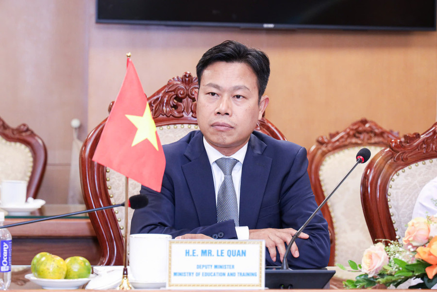 Thứ trưởng Lê Quân trao đổi tại buổi tiếp. 3.jpg