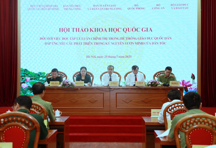 Quang cảnh hội thảo.