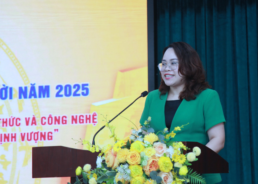 Bà Trịnh Ngọc Trâm - Phó Chủ tịch UBND phường Cửa Nam phát biểu khai mạc. img-0096.jpg
