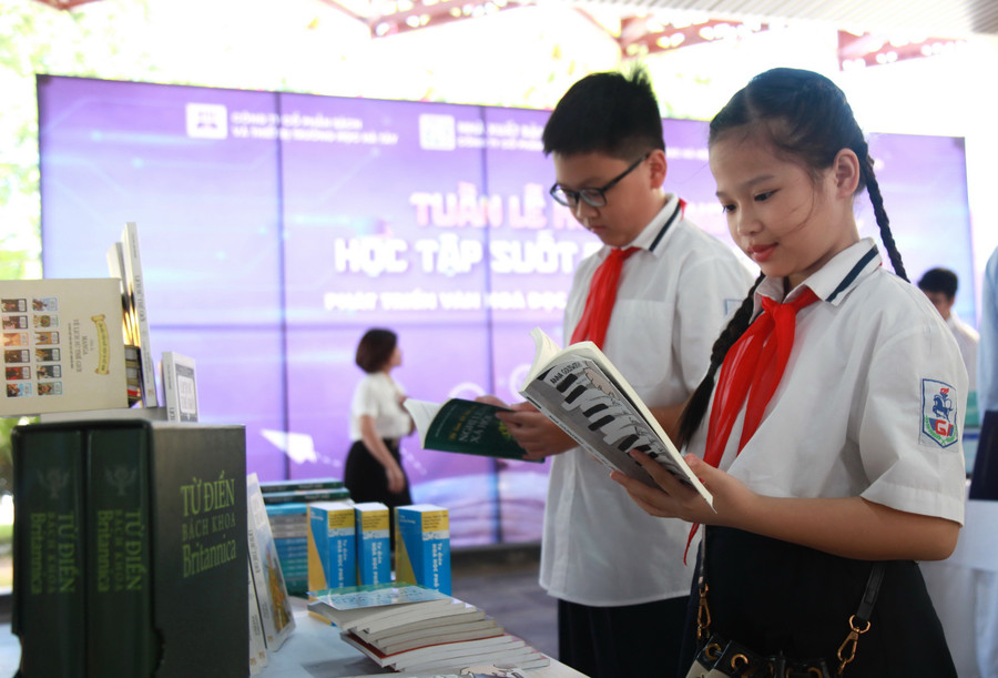 Học sinh Hà Nội hưởng ứng tuần lễ học tập suốt đời.